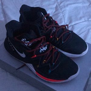 Kyrie 5 “Friends”